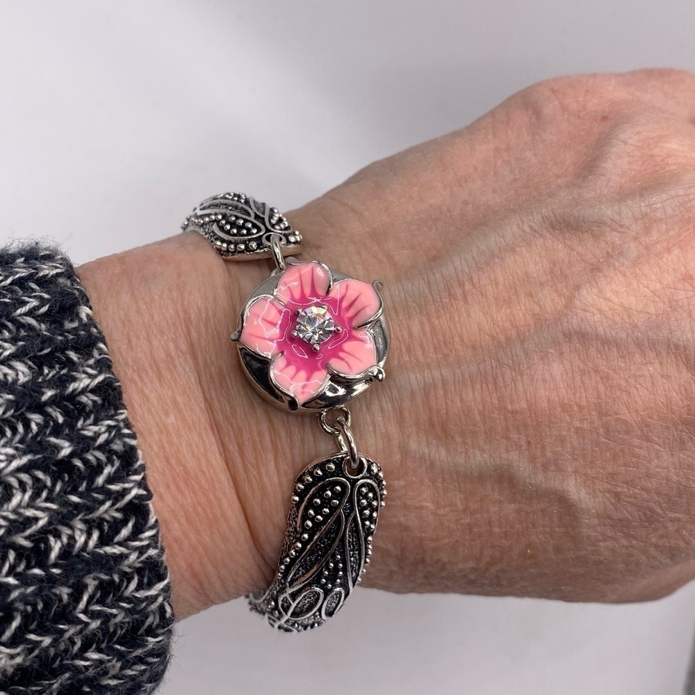 Vintage Style Snap Jewelry Bracelet. Lovely 18mm Pink Floral Ginger Snap! NWT